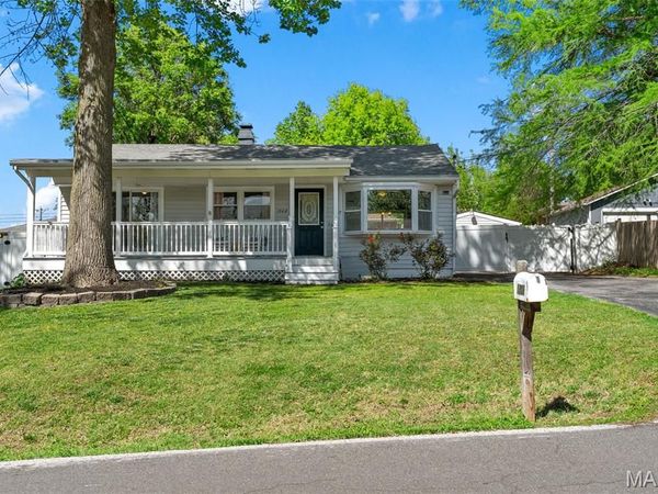 1308 South Drive , St Charles, MO 63303