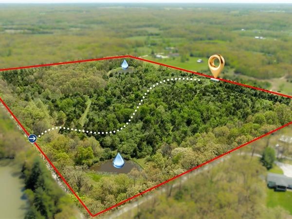 50 Hawkeye Drive , Hawk Point, MO 63349