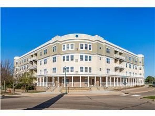 114200 Hundertmark Road, Unit 110, Chaska, MN 55318