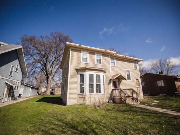 107 E 4th Street , Morris, MN 56267