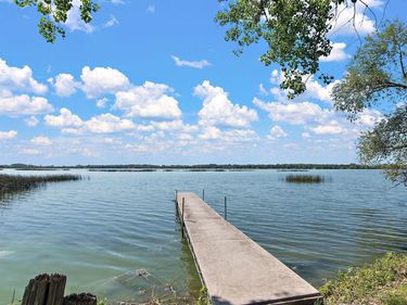 700 W Pleasure Drive, Litchfield, MN 55355