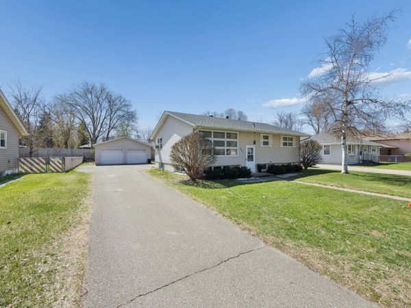 511 8th Street NW, Elk River, MN 55330