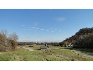 2745 Oakhurst Drive , Lake City, MN 55041