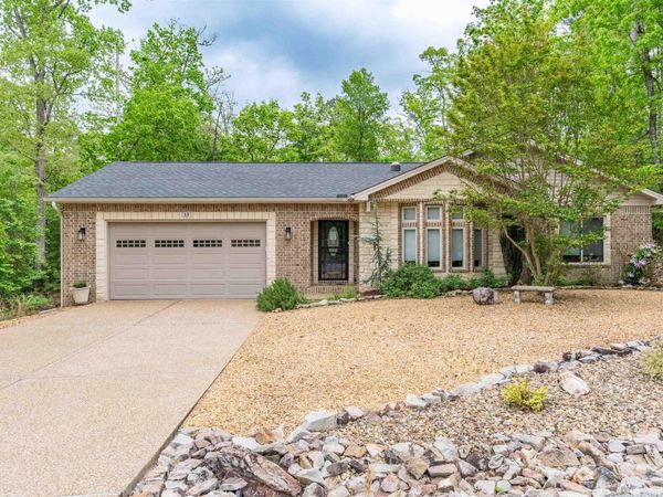 13 Belleza Way, Hot Springs Village, AR 71909