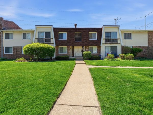 6818 Roberts Drive , Unit 3, Woodridge, IL 60517