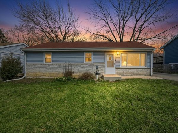 349 Woodland Drive , Grayslake, IL 60030