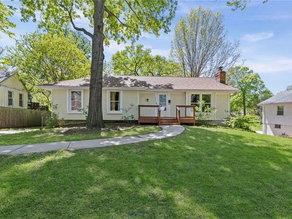 8205 W 57th Terrace, Merriam, KS 66202