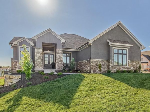 21509 W 80th Terrace, Shawnee, KS 66220