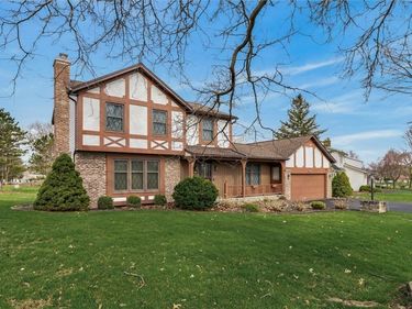 99 Old English Drive , Rochester, NY 14616
