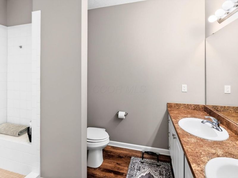 102 Colonial Woods Drive , Mount Vernon, OH 43050 Photo 24