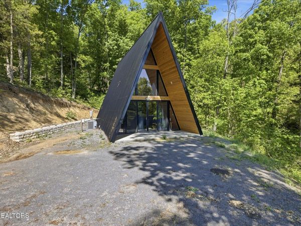 1096 U.S. 25E , Newport, TN 37821