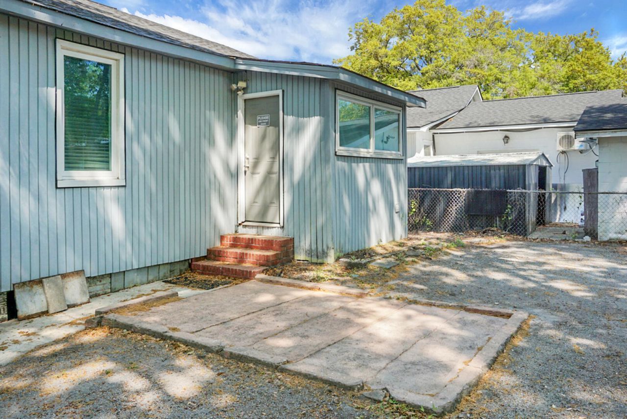 2135 Dorchester Road  Photo 8