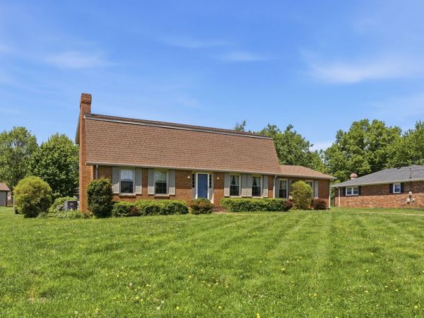 915 Elizabeth Dr , Hopkinsville, KY 42240