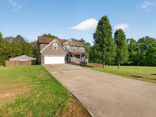 7836 Platinum Cir , Baxter, TN 38544