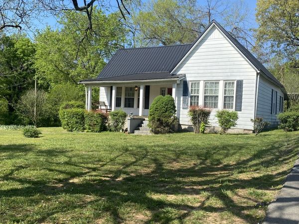 400 Waterloo St , Lawrenceburg, TN 38464