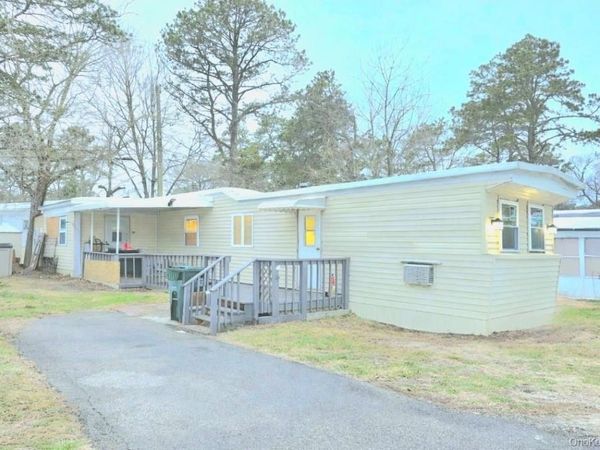 525 Riverleigh Ave , Unit C7, Riverhead, NY 11901