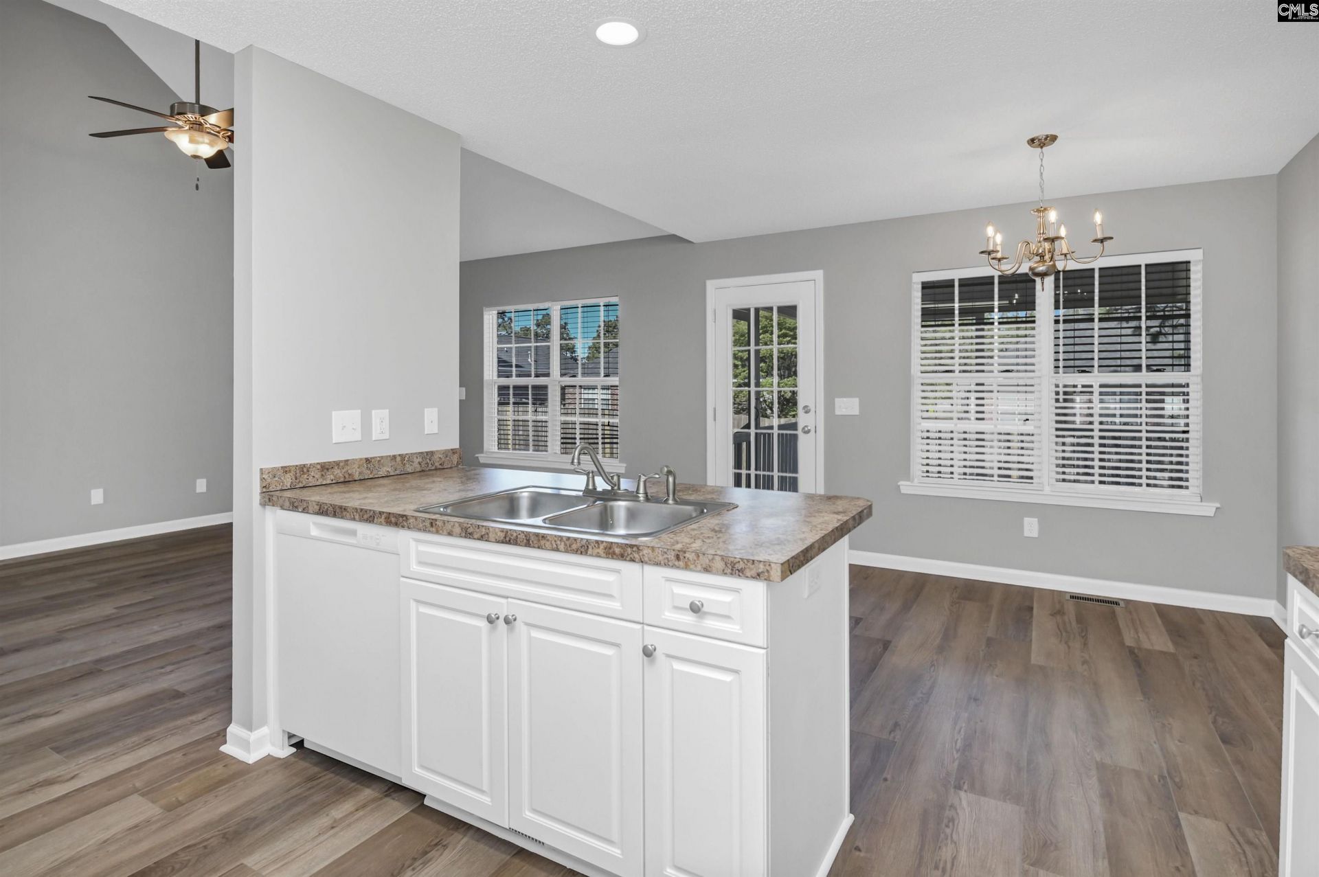 609 Gladiolus Drive  Photo 10