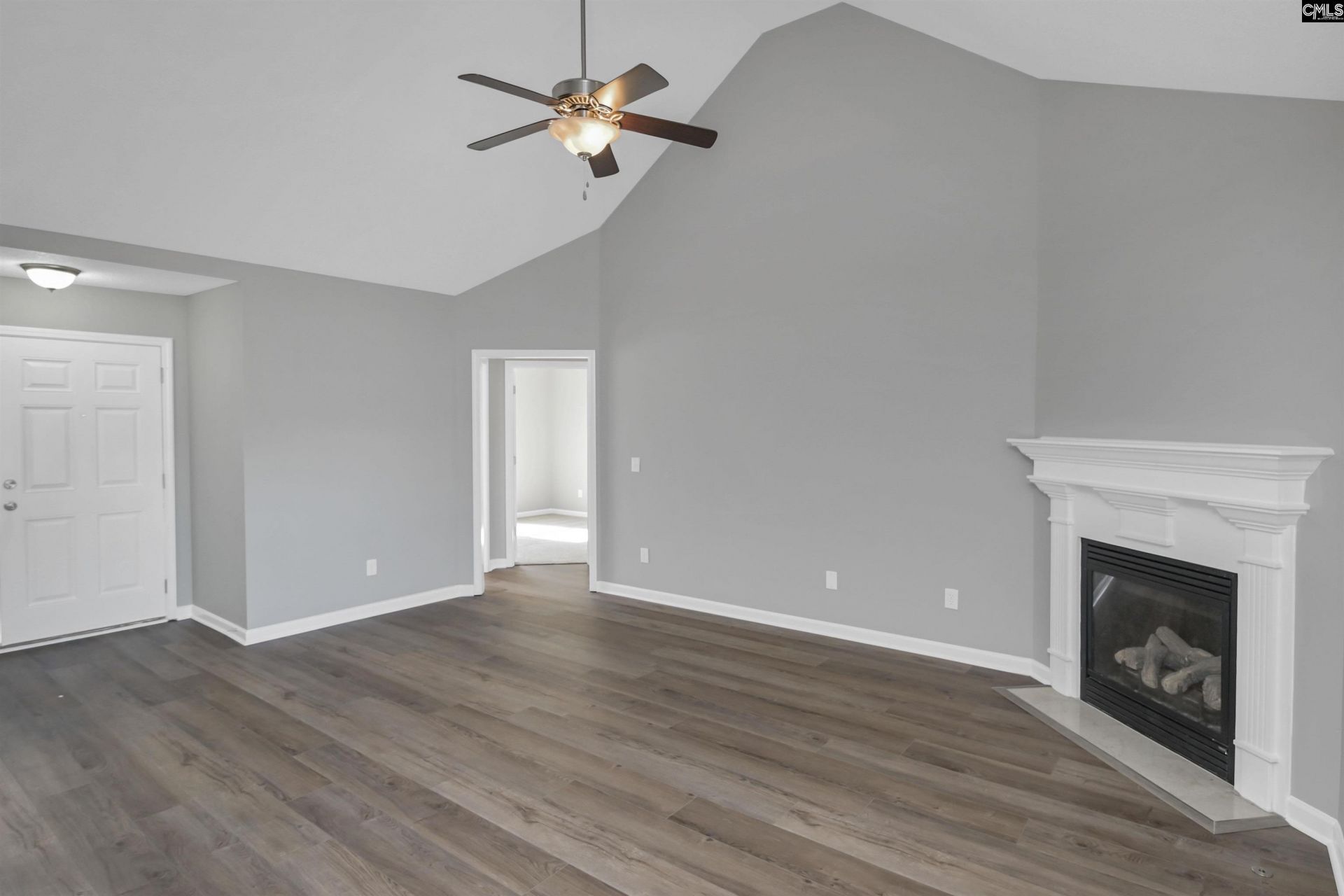 609 Gladiolus Drive  Photo 4