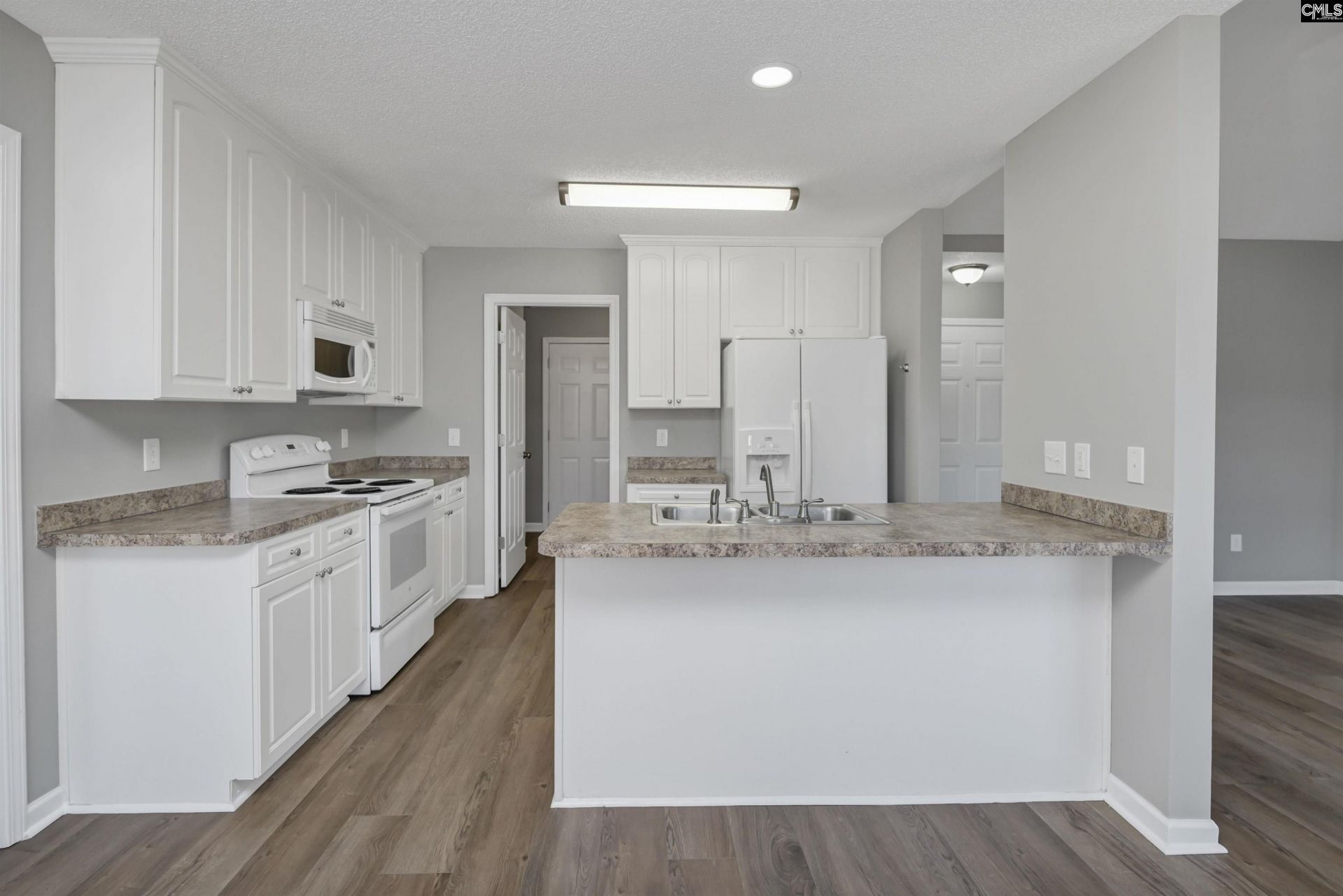 609 Gladiolus Drive  Photo 7