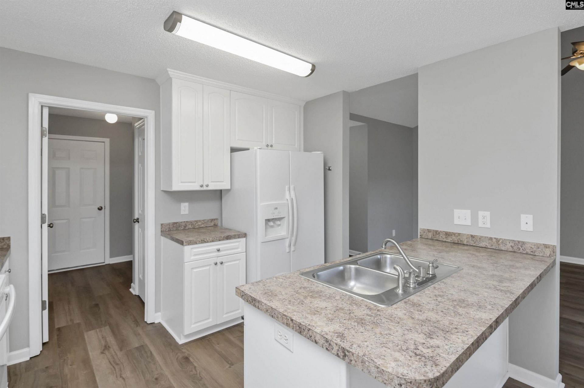 609 Gladiolus Drive  Photo 8