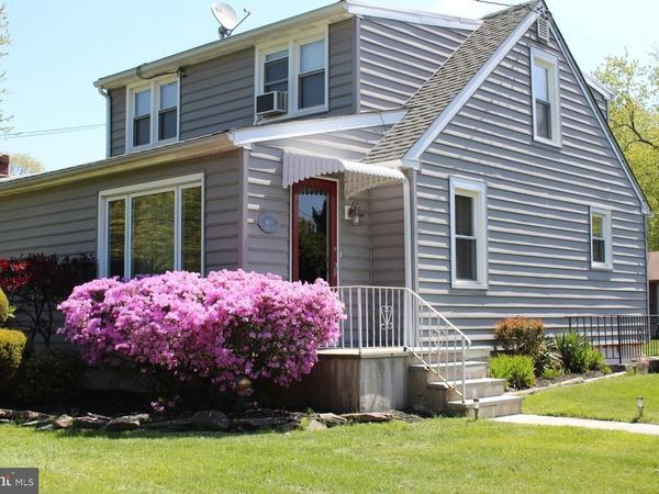 1605 N LINE STREET, LANSDALE, PA 19446