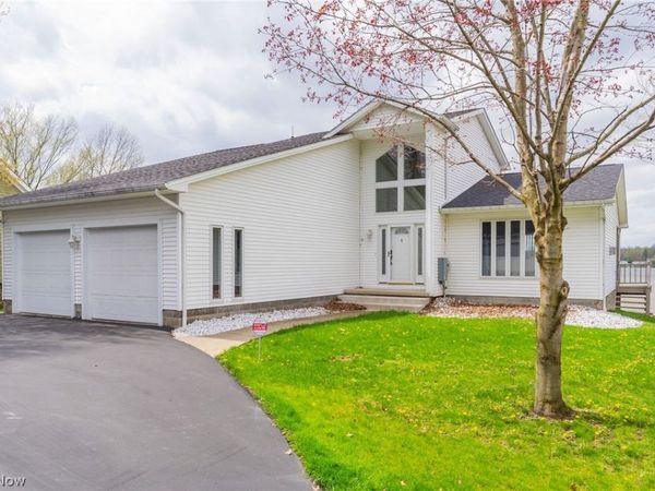 1408 River Road , Lake Milton, OH 44429