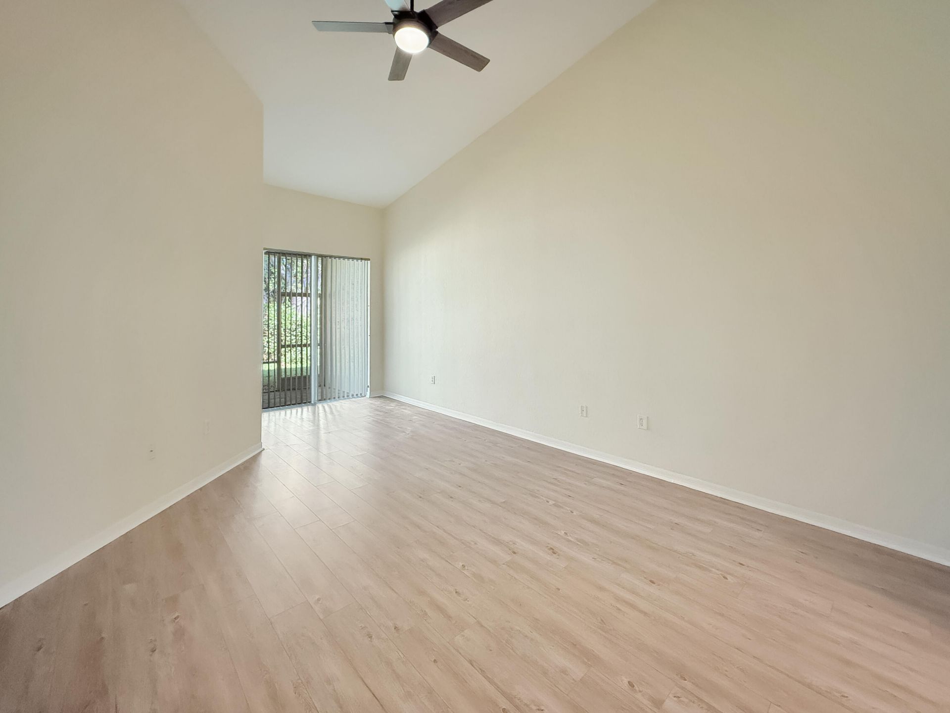 2400 E Aragon Boulevard, Unit 2, Sunrise, FL 33313 Photo