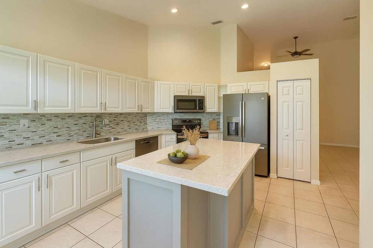 2400 E Aragon Boulevard, Unit 2, Sunrise, FL 33313 Photo