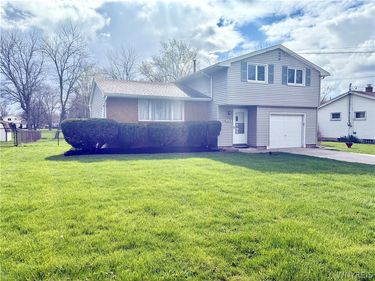 467 Central Avenue , Lancaster, NY 14086