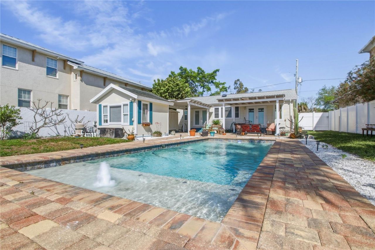 950 Weedon Drive Ne, Saint Petersburg, FL 33702 Photo
