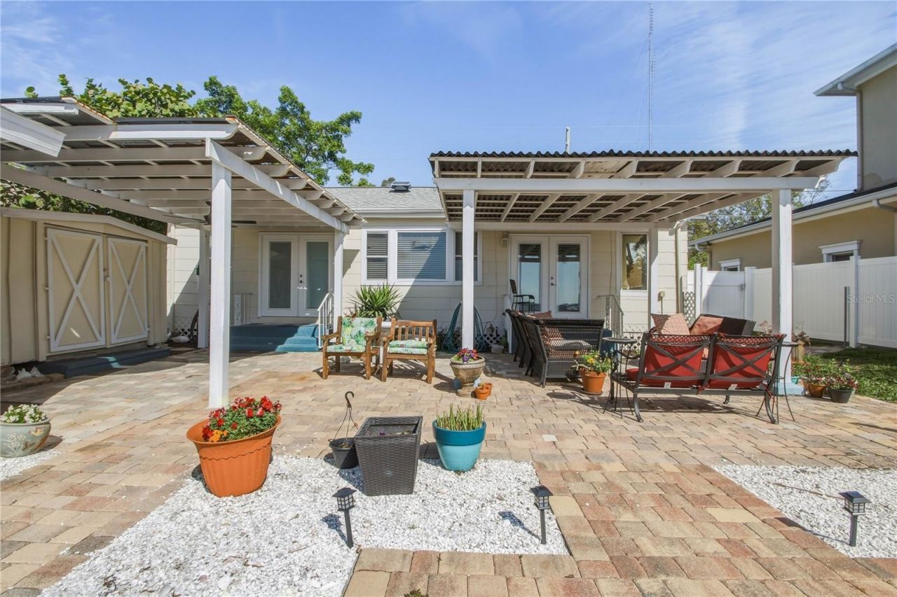 950 Weedon Drive Ne, Saint Petersburg, FL 33702 Photo
