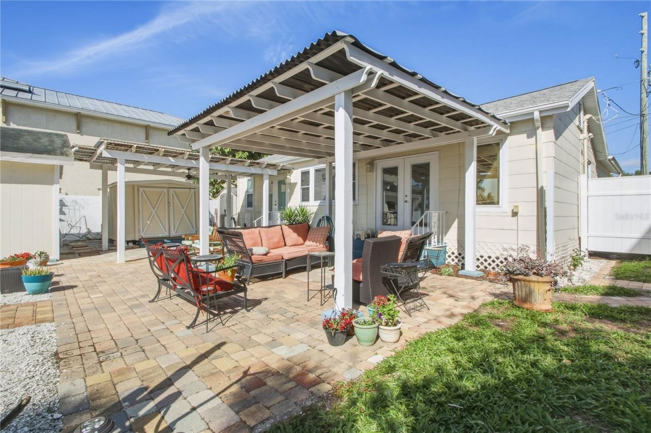 950 Weedon Drive Ne, Saint Petersburg, FL 33702 Photo
