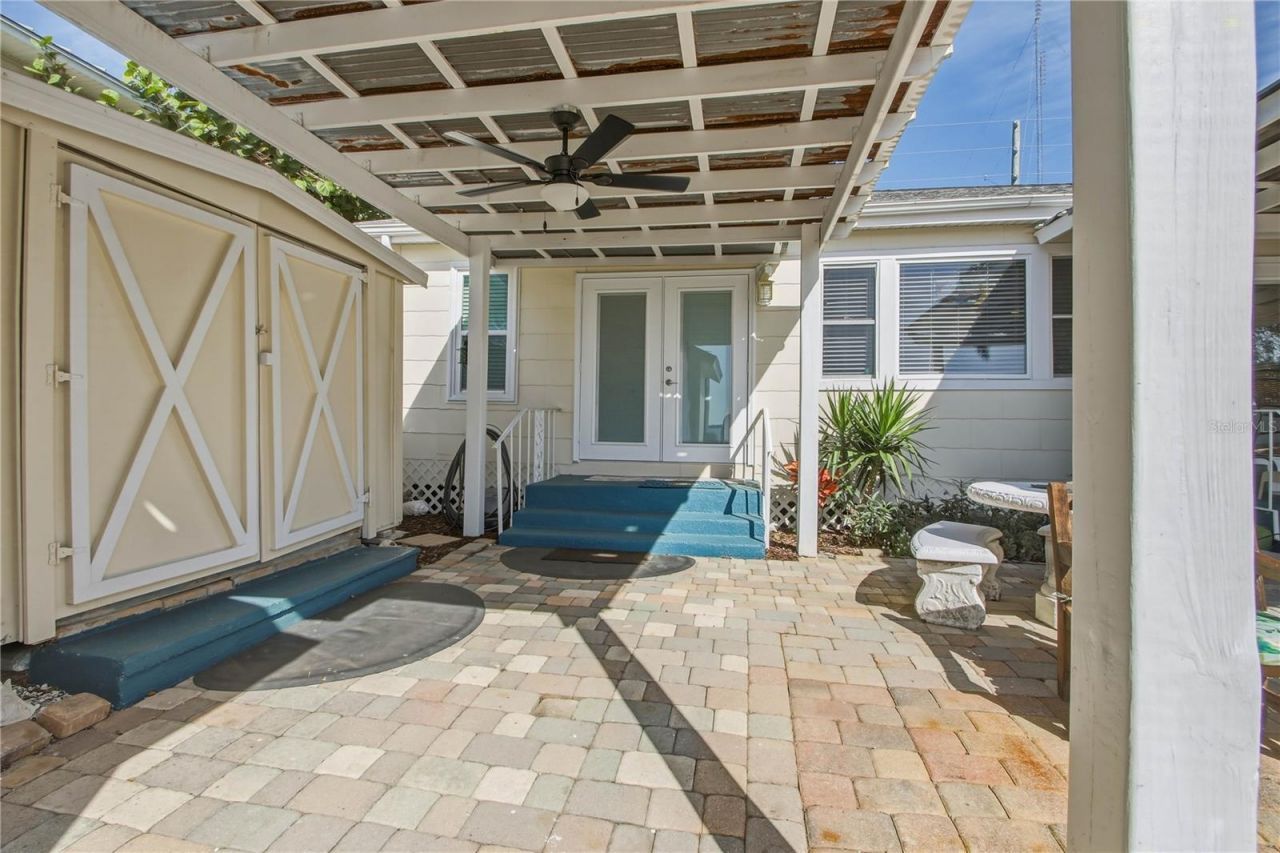 950 Weedon Drive Ne, Saint Petersburg, FL 33702 Photo