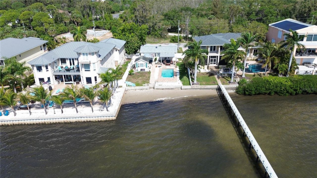 950 Weedon Drive Ne, Saint Petersburg, FL 33702 Photo