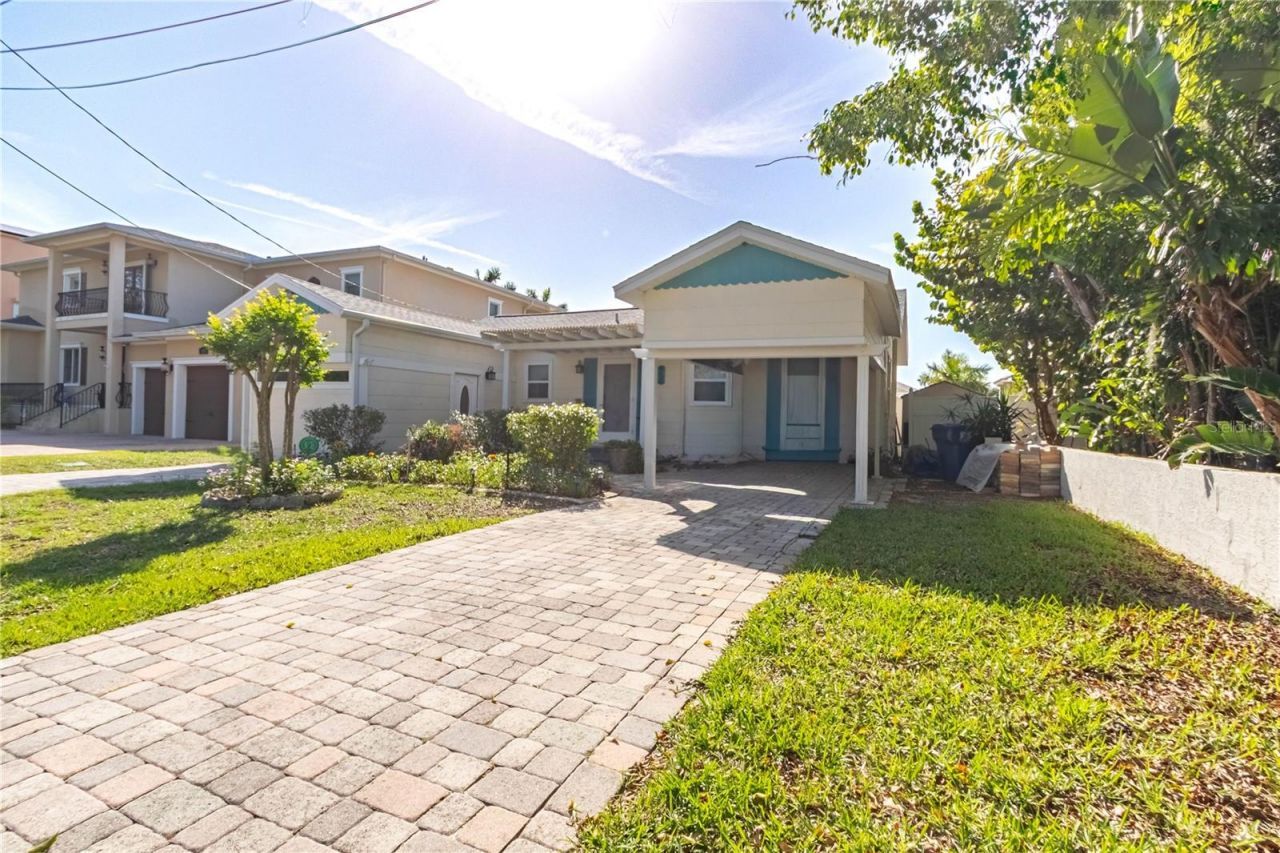 950 Weedon Drive Ne, Saint Petersburg, FL 33702 Photo