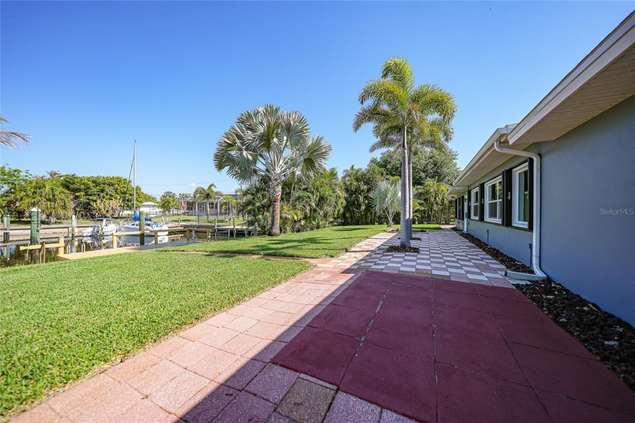 104 Free Court Se, Port Charlotte, FL 33952 Photo