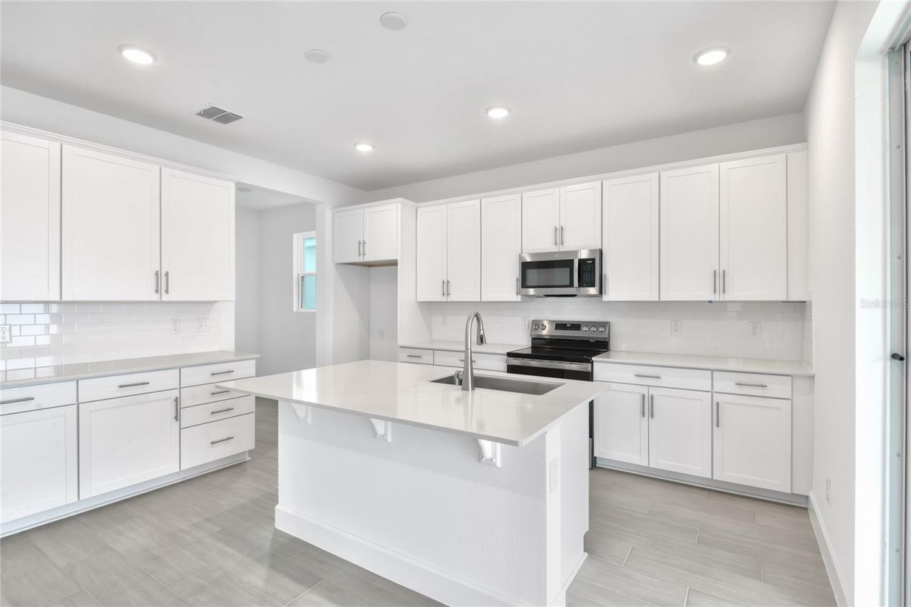 143 Waterstone Loop, Tavares, FL 32778 Photo