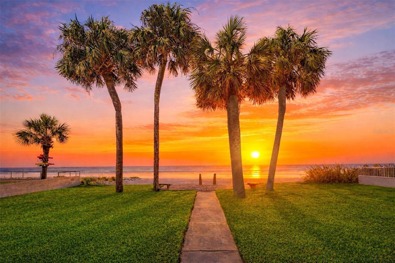 18206 Sunset Boulevard, Redington Shores, FL 33708 Photo