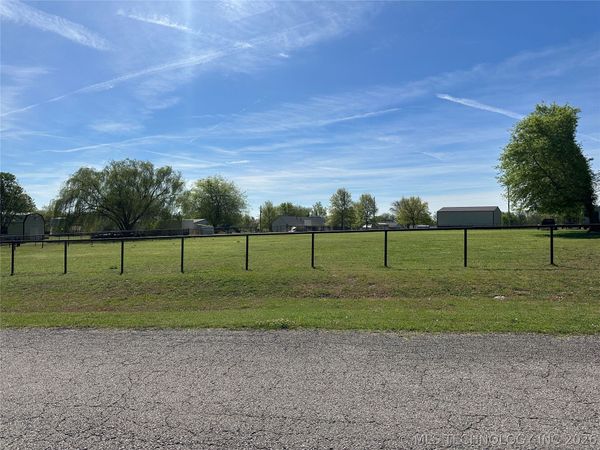 25 Chestnut Street , Claremore, OK 74019