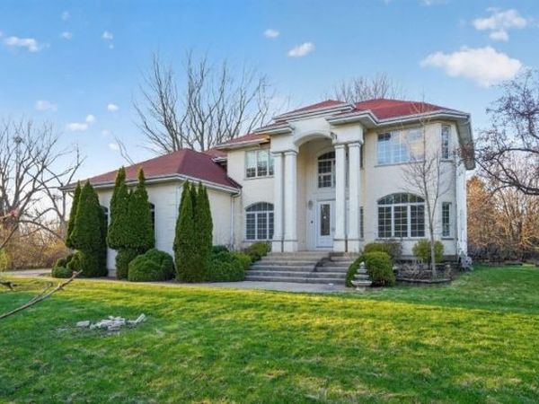 2113 Elgin Road, Barrington, IL 60010