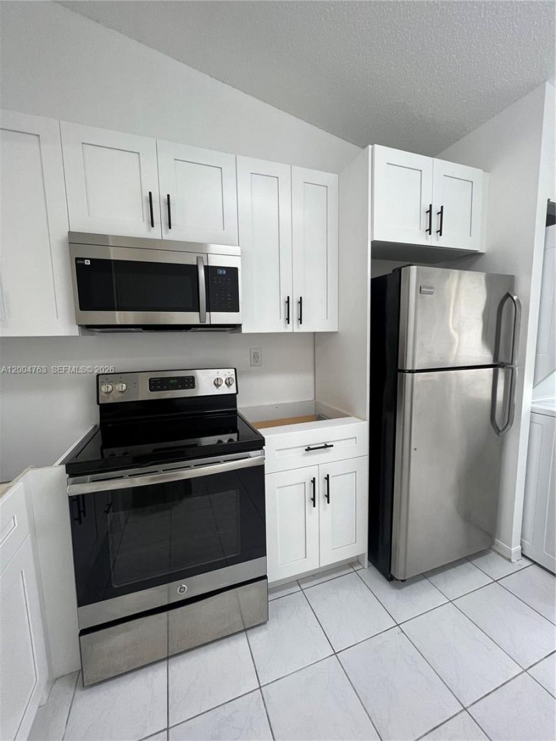 6960 NW 174th Ter, Unit 706, Hialeah, FL 33015 Photo