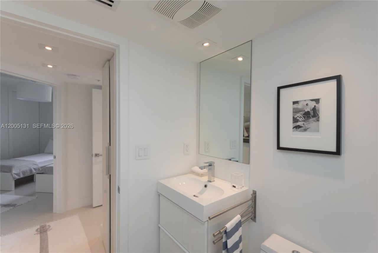 6301 Collins Ave, Unit 3006, Miami Beach, FL 33141 Photo