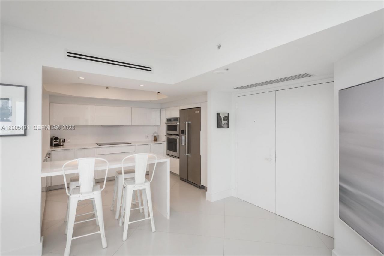 6301 Collins Ave, Unit 3006, Miami Beach, FL 33141 Photo