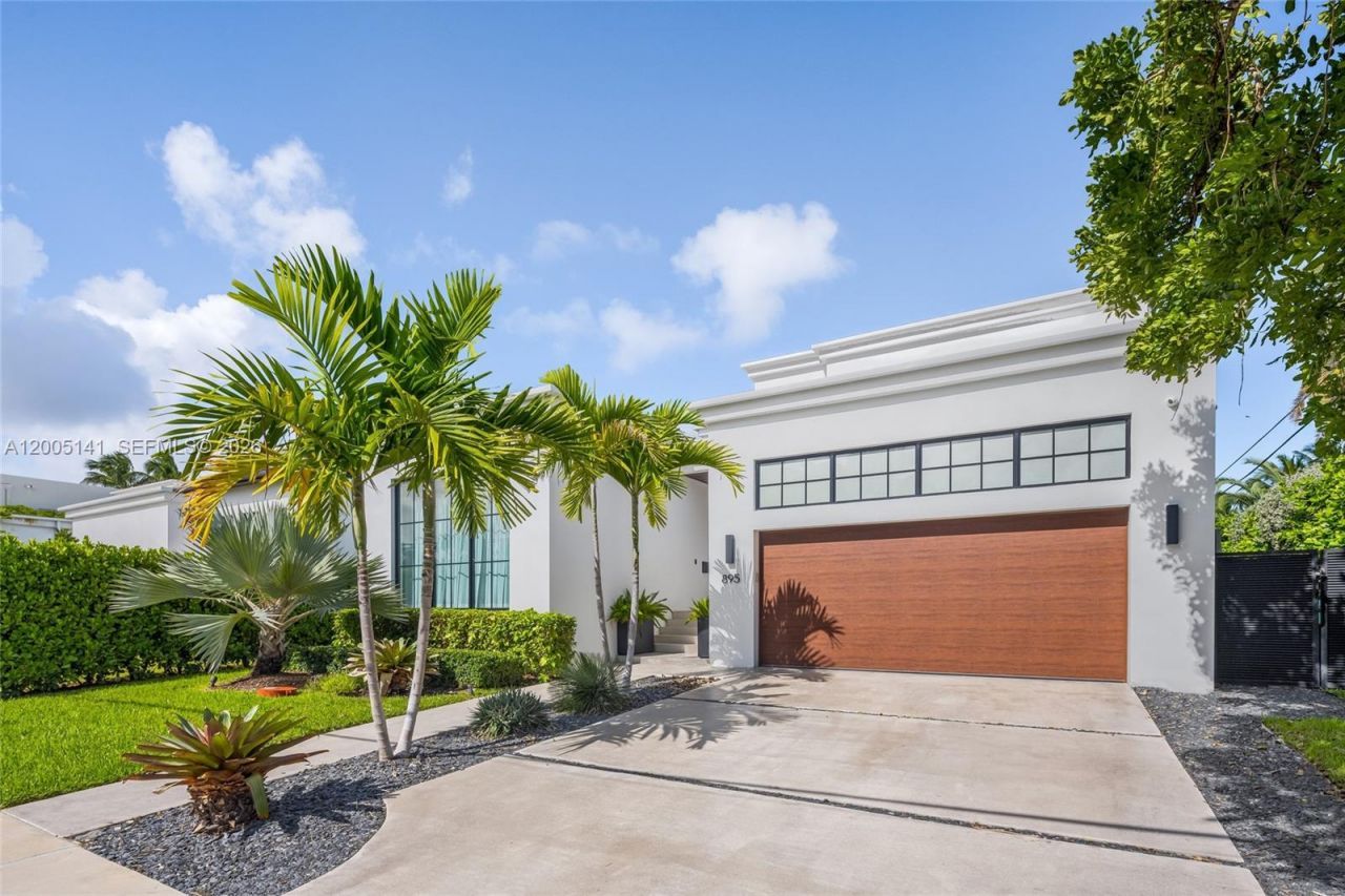 895 NE 76th St , Miami, FL 33138 Photo