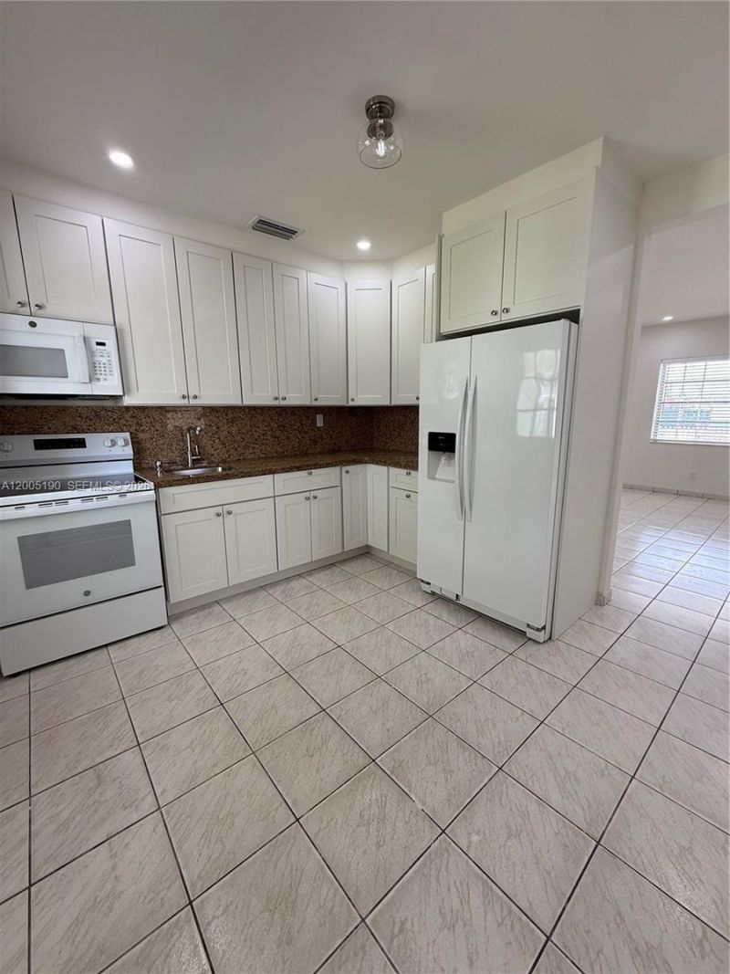 7231 NW 2nd Ter , Miami, FL 33126 Photo