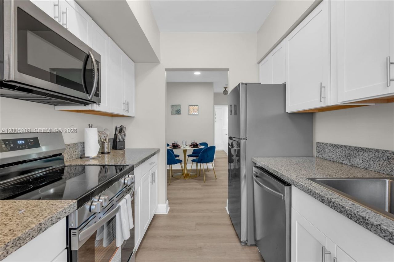 10006 E Bay Harbor Dr, Unit 11, Bay Harbor Islands, FL 33154 Photo