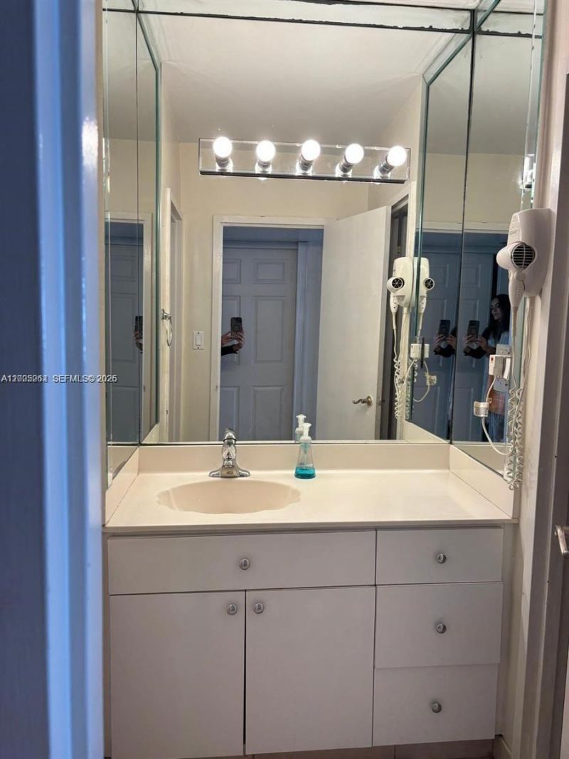 100 Lincoln Rd , Unit 731, Miami Beach, FL 33139 Photo