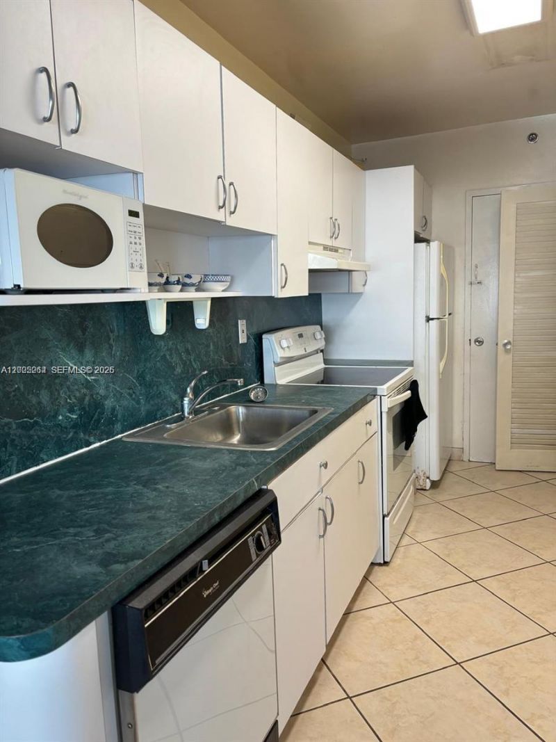 100 Lincoln Rd , Unit 731, Miami Beach, FL 33139 Photo