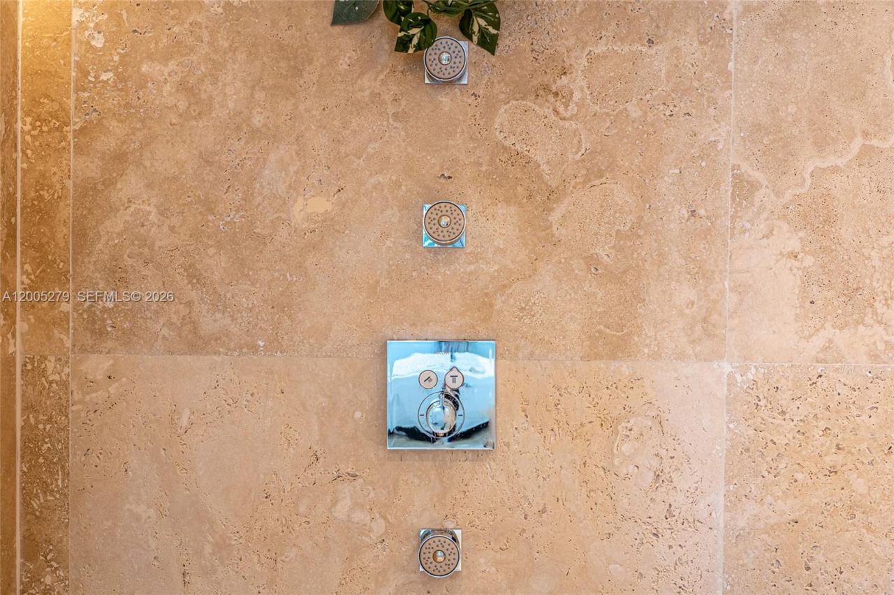 2301 Collins, Unit 1011, Miami Beach, FL 33139 Photo
