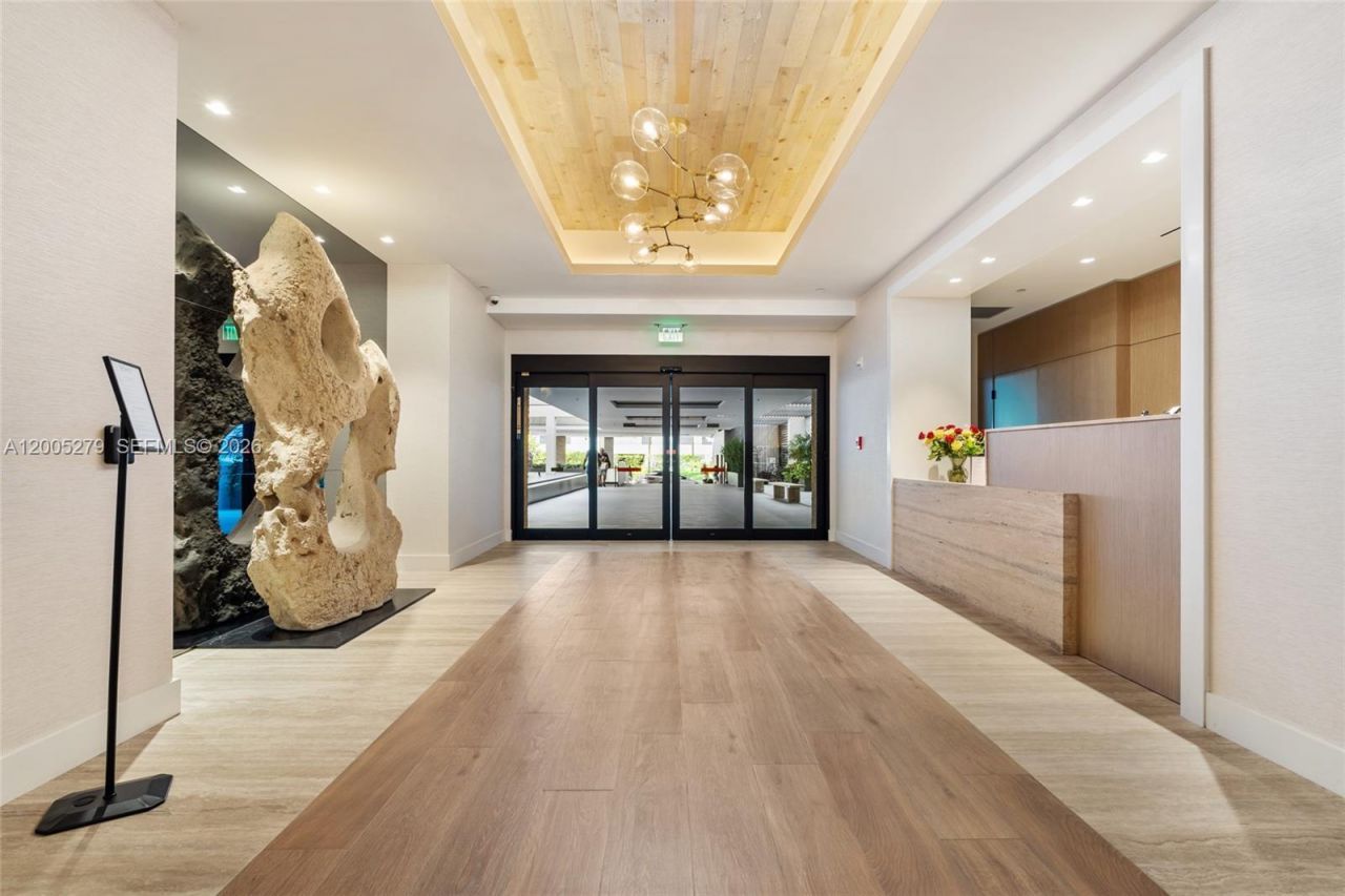 2301 Collins, Unit 1011, Miami Beach, FL 33139 Photo